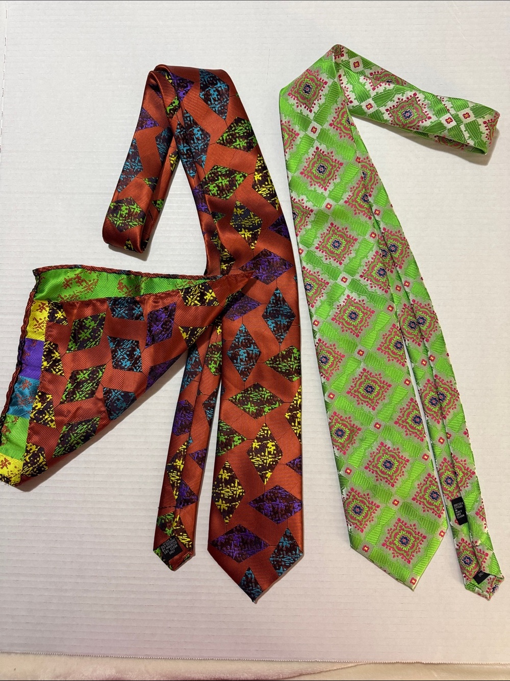 Verse 9 Silk Tie Lot with one matching Kerchief (234)